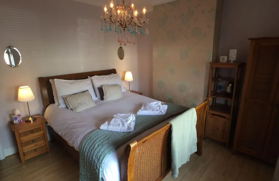 Ty Rosa Rooms-1